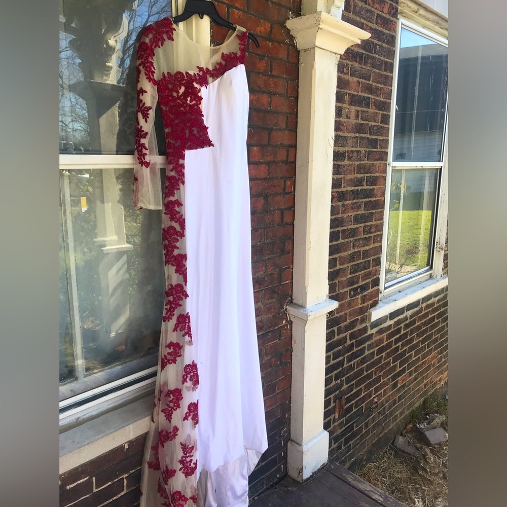 White with burgundy lace single sleeve gown